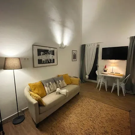 Azur Arts Lanzarote Lofts تيناجون